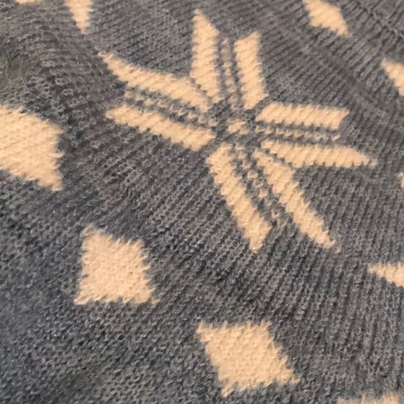 NWT Copper Key Soft Blue Snowflake Sweater - Sz L - Picture 6 of 7